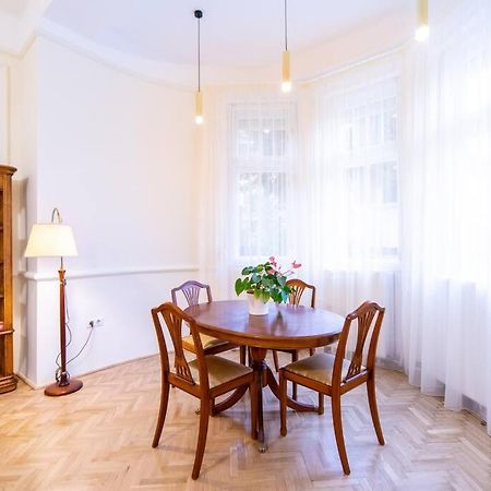Kastely Apartman เอ็กเกอร์ ภายนอก รูปภาพ