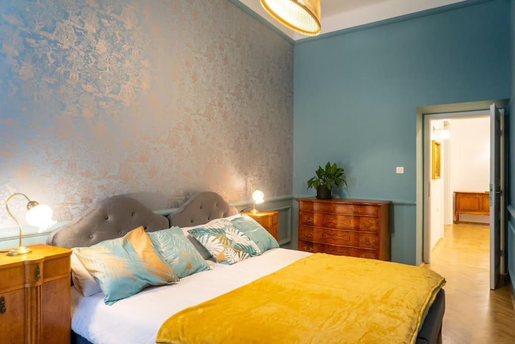 Kastely Apartman เอ็กเกอร์ ภายนอก รูปภาพ